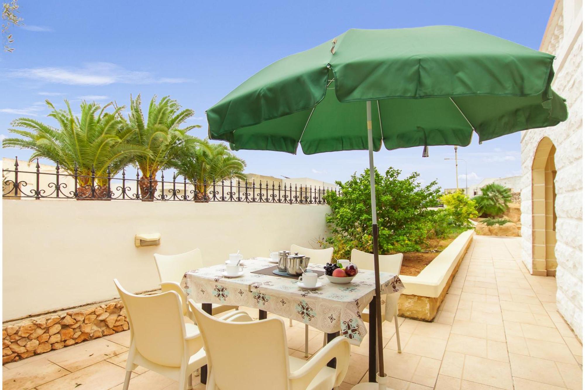 Villa & Pool Apartments In Mellieha Bay Екстериор снимка