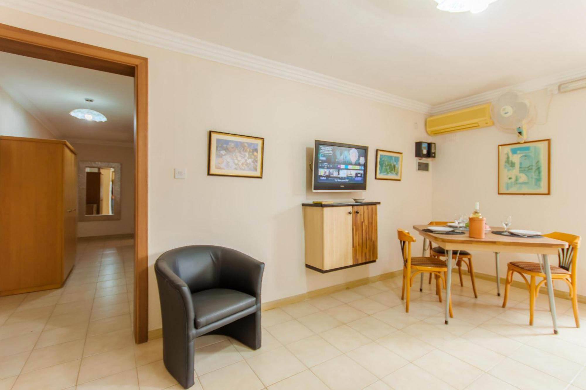 Villa & Pool Apartments In Mellieha Bay Екстериор снимка