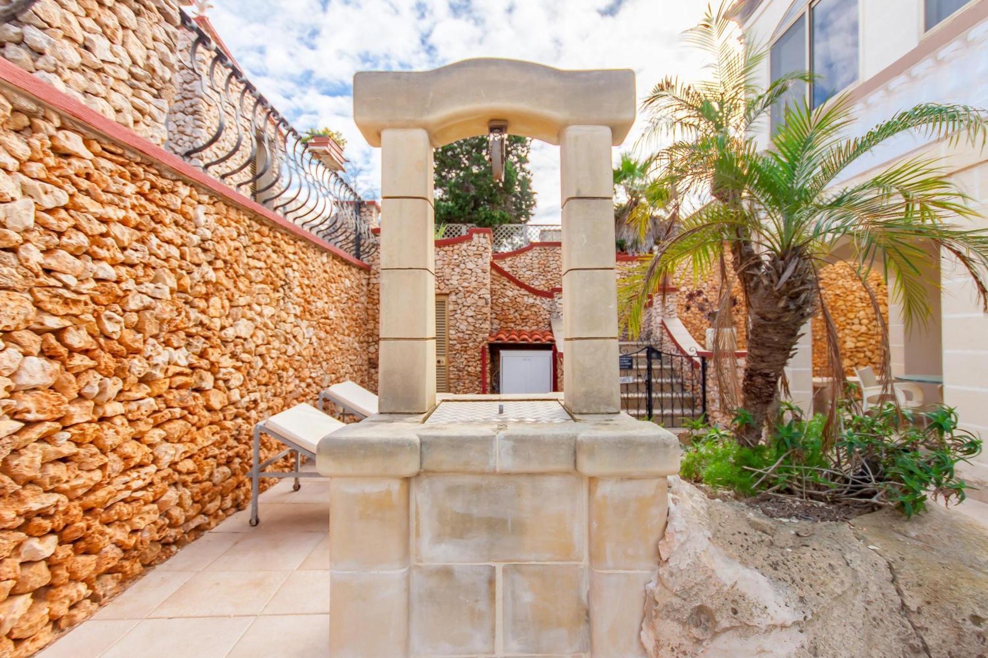 Villa & Pool Apartments In Mellieha Bay Екстериор снимка
