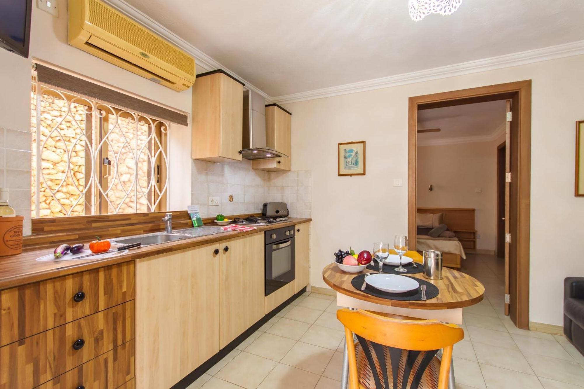 Villa & Pool Apartments In Mellieha Bay Екстериор снимка